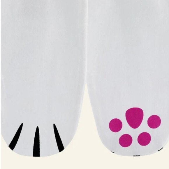 The Body Shop Moisture Socks Perfect for Foot Treatments HTF Animal Print  NEW - Picture 1 of 4
